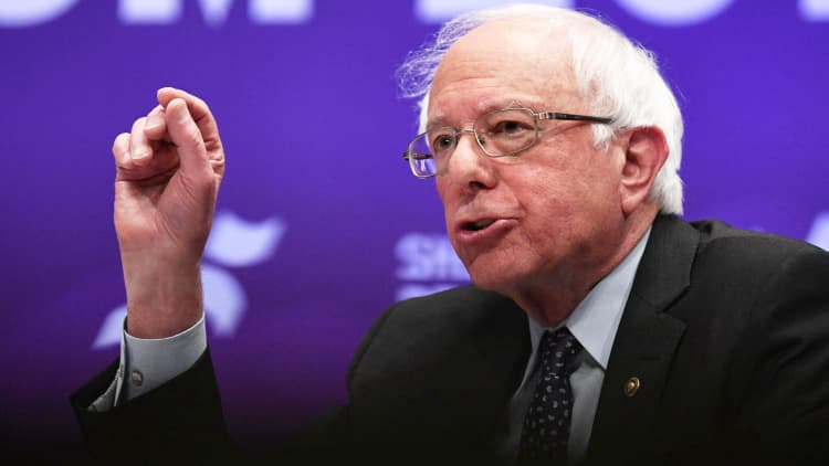 Bernie Sanders speaks at Walmart shareholder meeting, pushes for higher wages