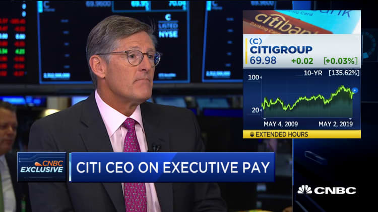 Citi CEO Michael Corbat defends C-suite executive pay gap