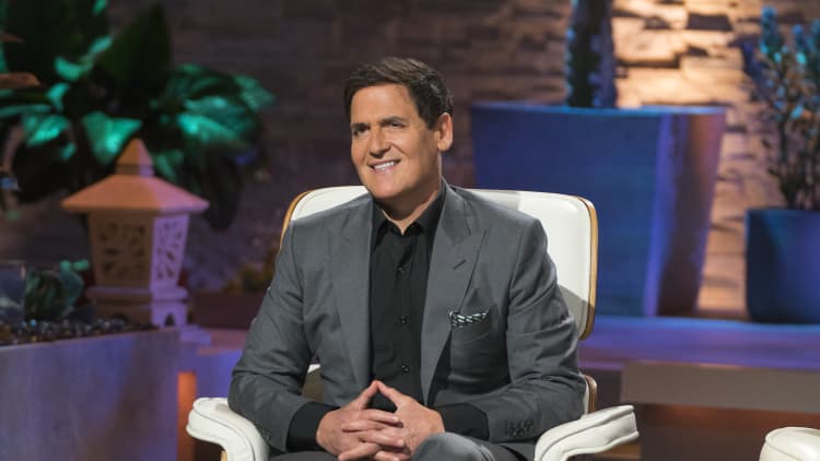Mark Cuban utilized immoderate of his pupil loans to unfastened a barroom successful college