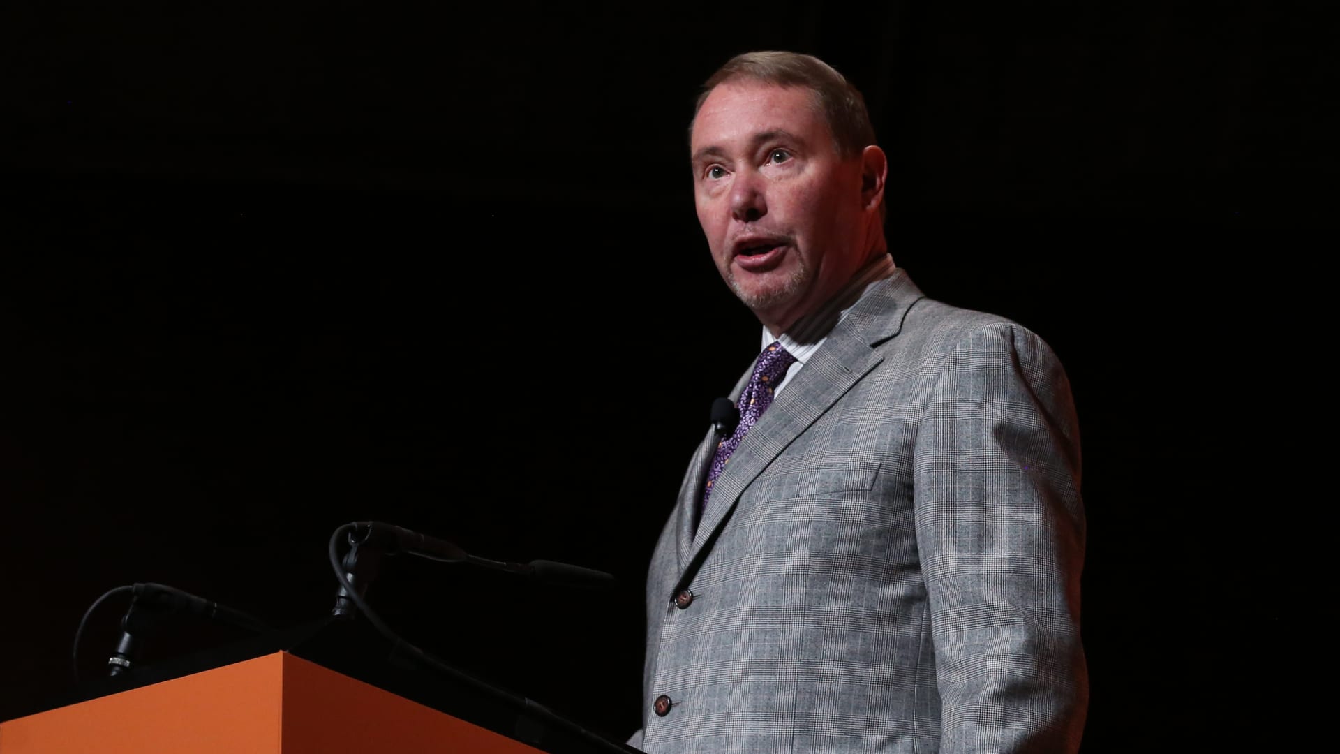 Here’s where billionaire investor Jeffrey Gundlach sees income opportunities as recession risk looms