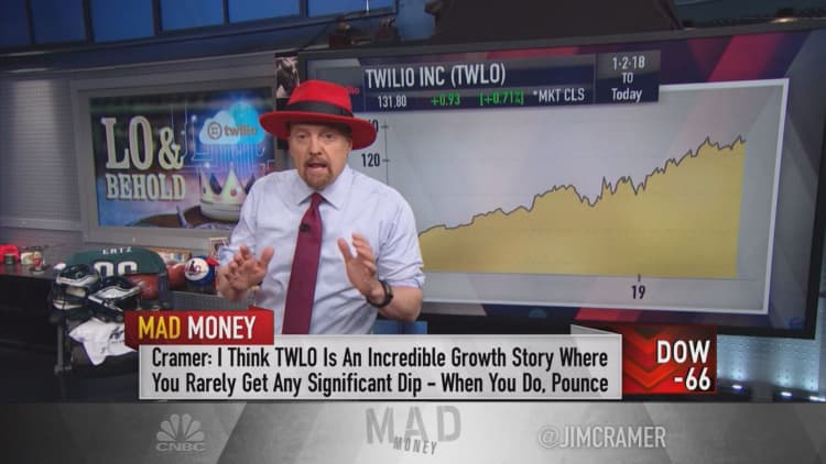 In his 'cloud kings' group of hot tech stocks, Cramer swaps Twilio for Red Hat
