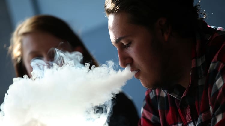 White House targets flavored e-cig products that tempt children to smoke