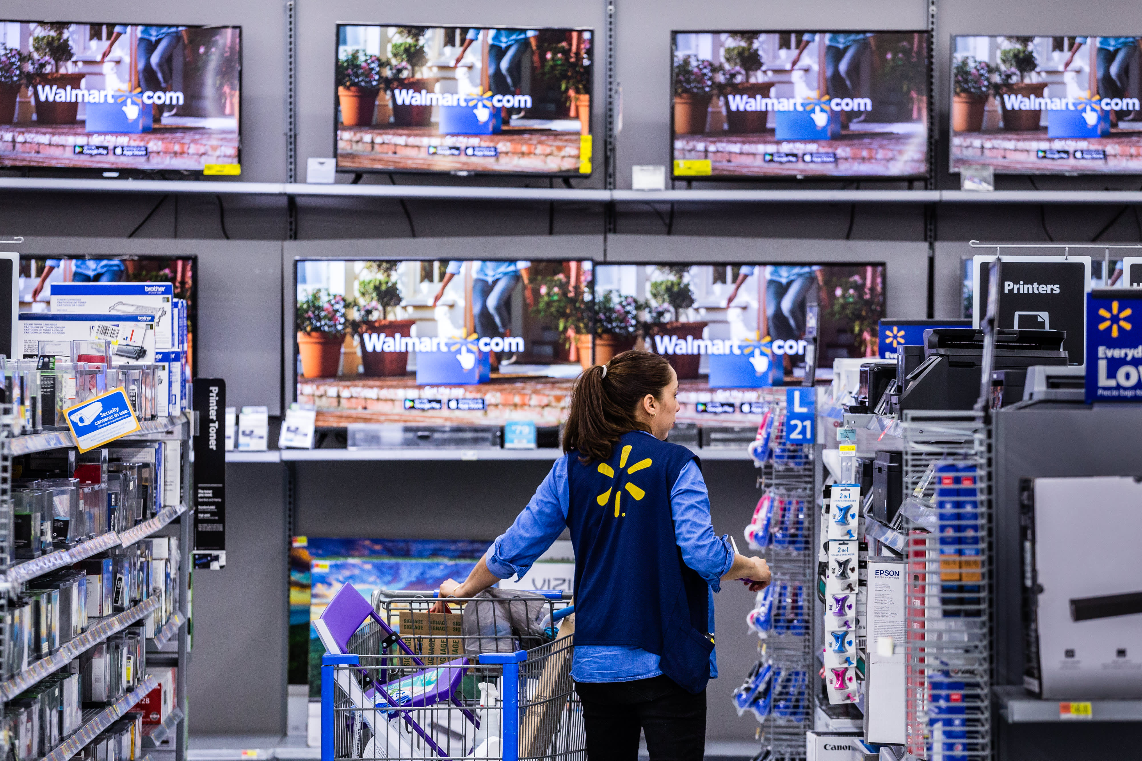Walmart report reveals average salary of its US store managers