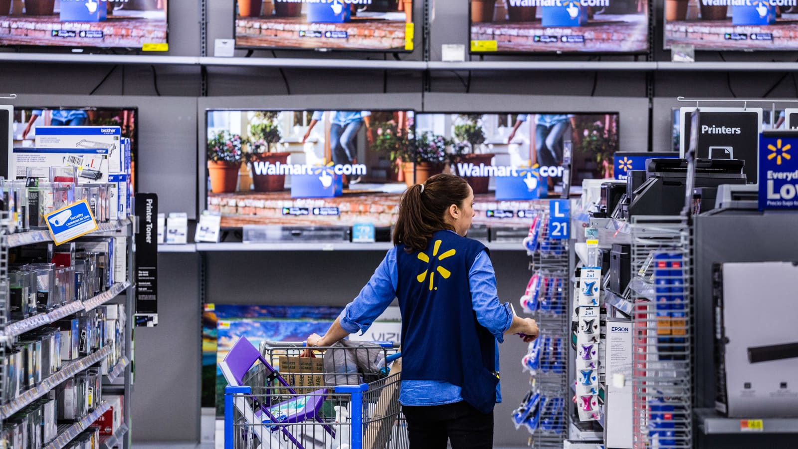 Walmart Team Lead Position (Duties, Pay, Is It A Hard Job + More)