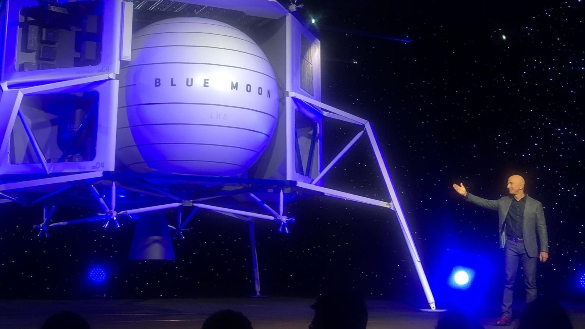 Jeff Bezos unveils lunar lander to take astronauts to the moon by 2024