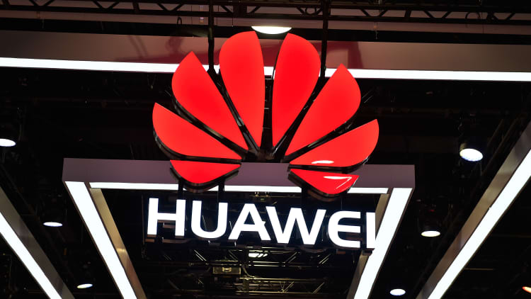 Trump signs executive order targeting Huawei