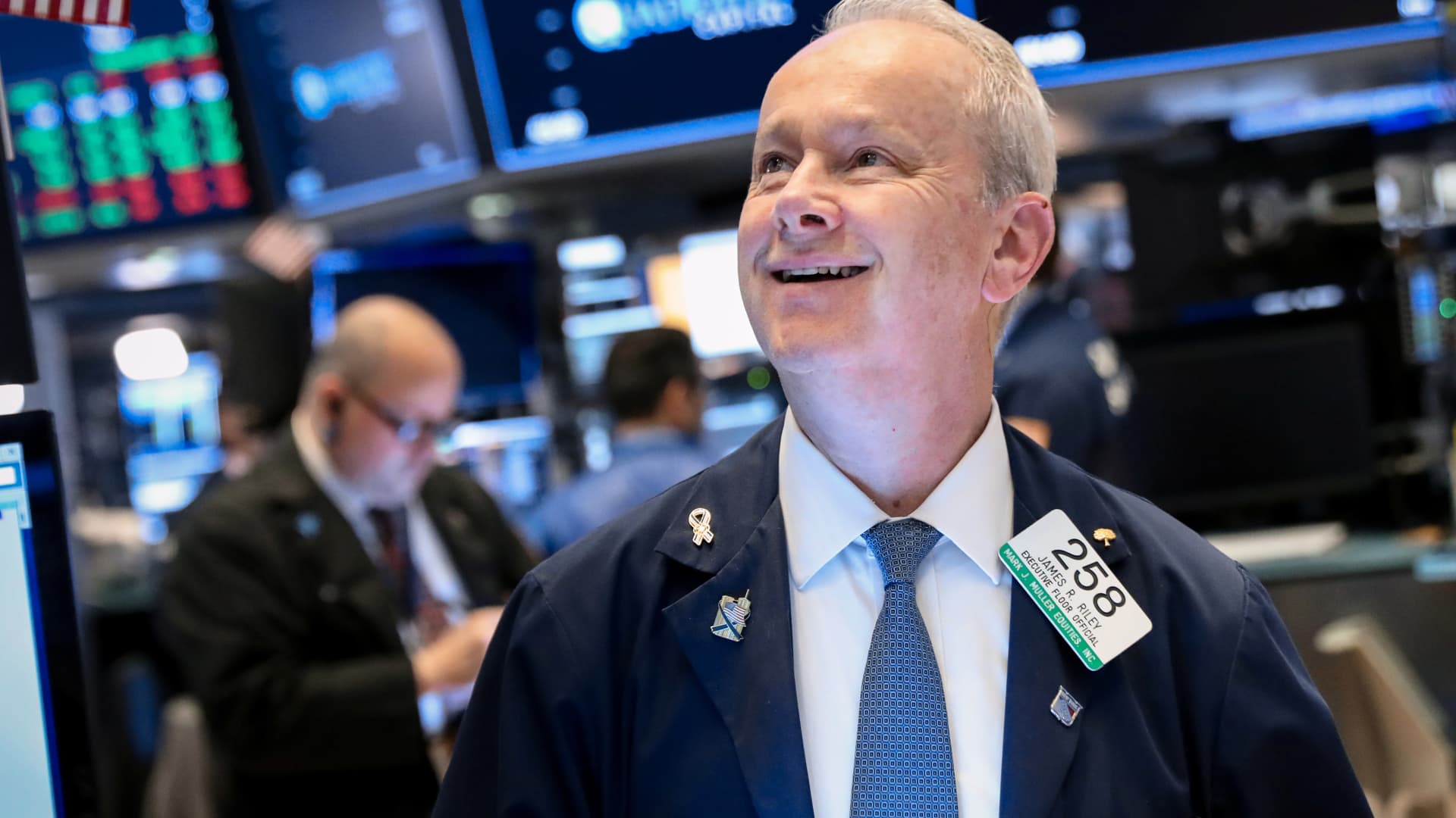 S&P 500 futures rise after major averages notch fresh closing records: Live updates