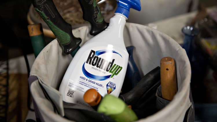 Bayer plans 'silver bullet' defense in Roundup brand cancer cases