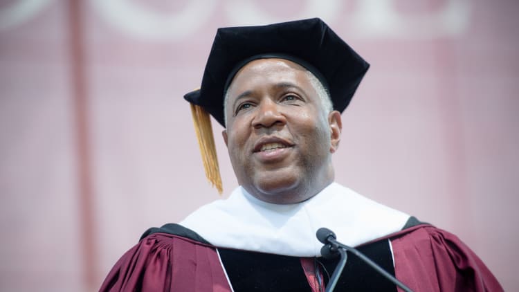 Billionaire to pay off all Morehouse graduating seniors' student loans