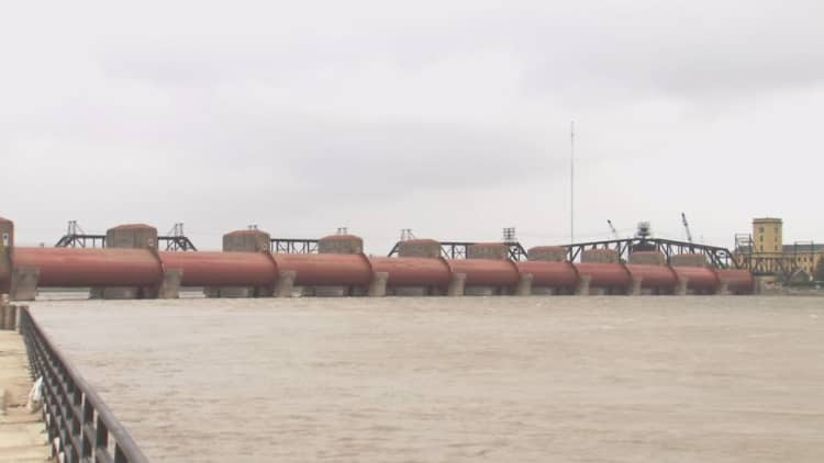 Flooding disrupts midwestern supply chain