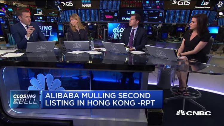 Alibaba considers $20 billion Hong Kong listing