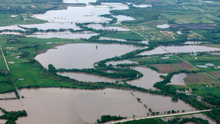 Agricultural prices rise as heavy floods hit the Midwest