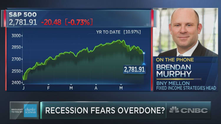 Top bond manager suggests recession fears are overdone