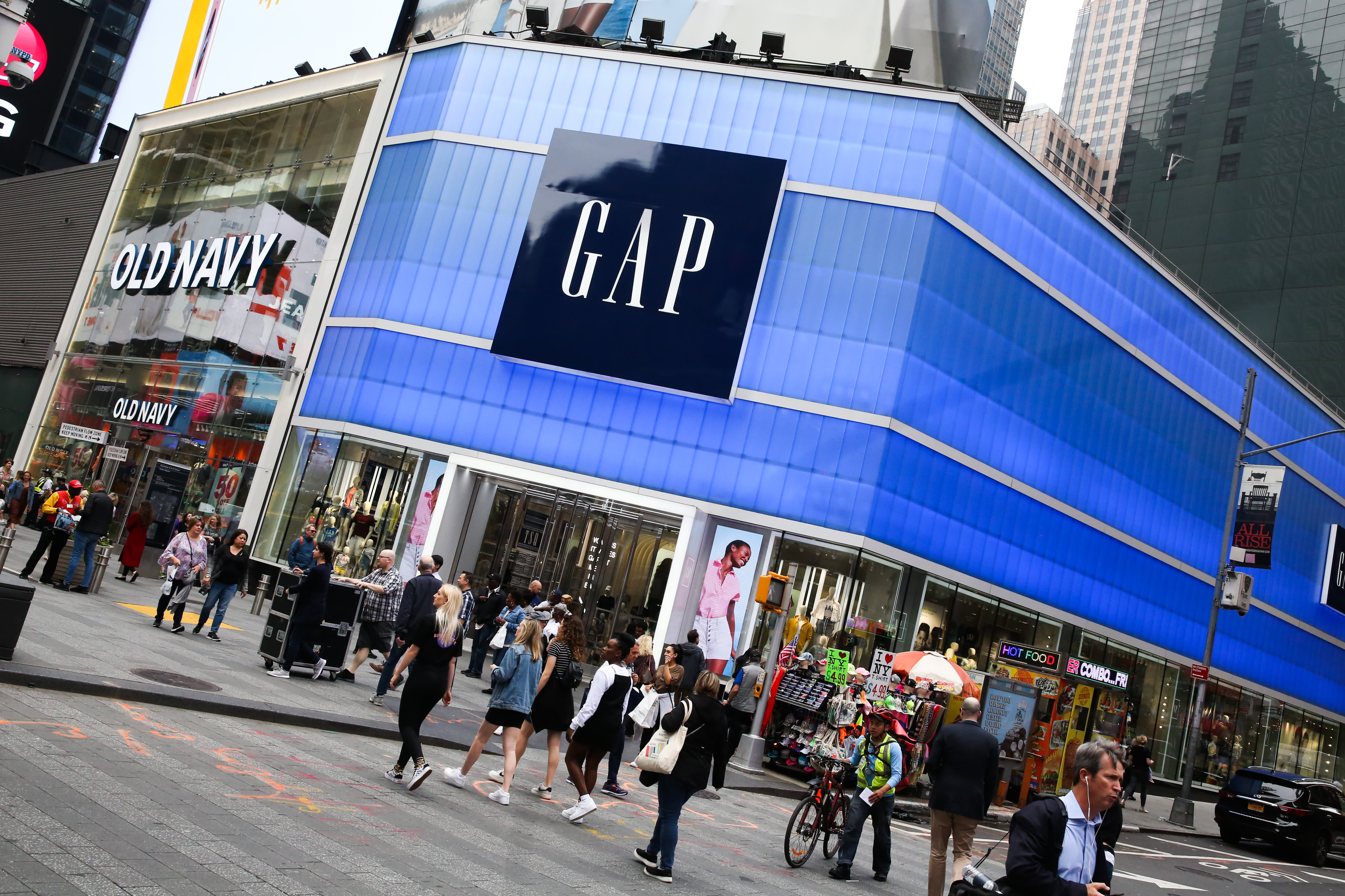 Gap's ad campaign tries to clarify its identity ahead of Old Navy spinoff