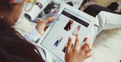 As shoppers buy more of their clothes online, fewer retailers stand to win
