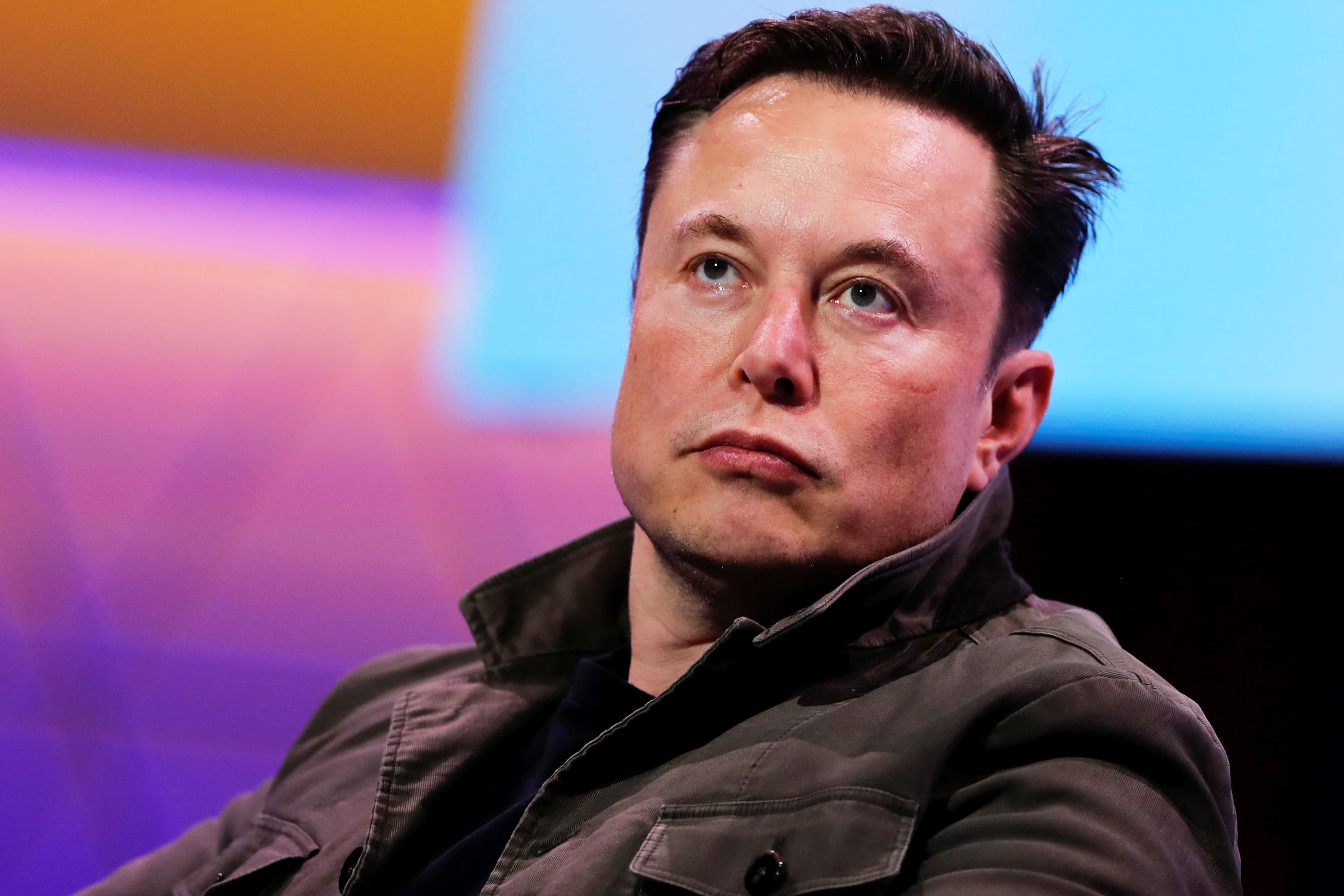 Tesla stock had its worst week in 20 months after Musk sold shares