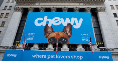 Chewy shares tumble after pet retailer's earnings and forecast disappoint