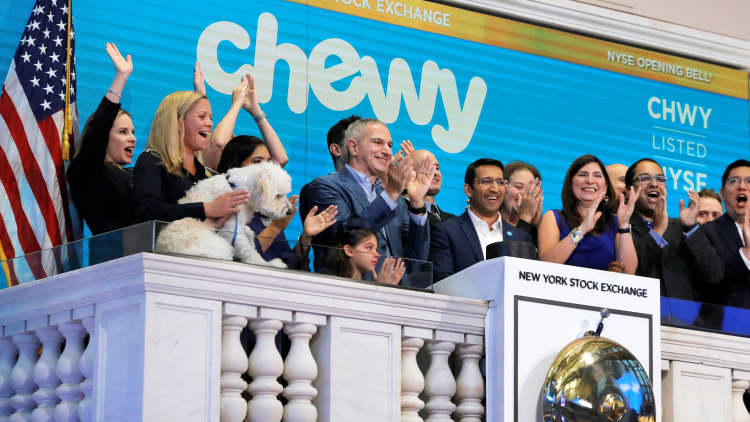Chewy posts revenue beat, better-than-expected revenue guidance
