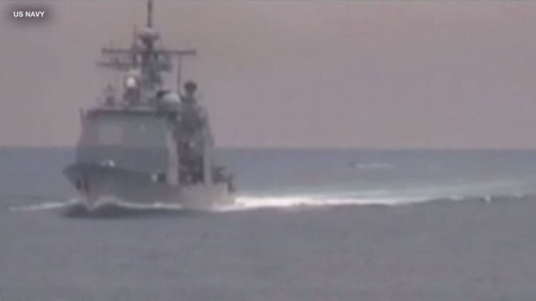 Footage captures Iranian fast attack boats in action