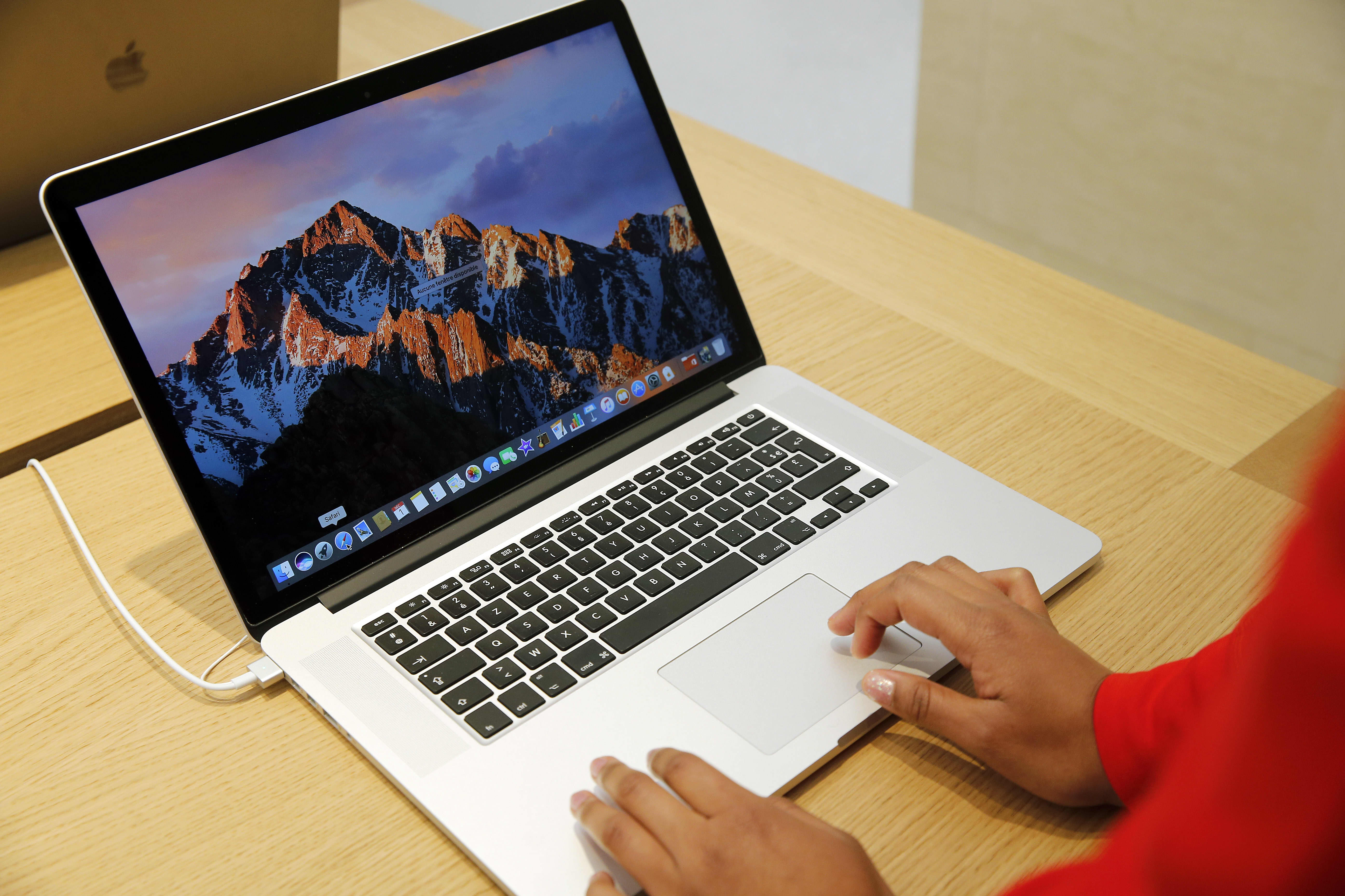 Hammer håber Biprodukt Apple recalls some MacBook Pro models due to 'fire safety risk'