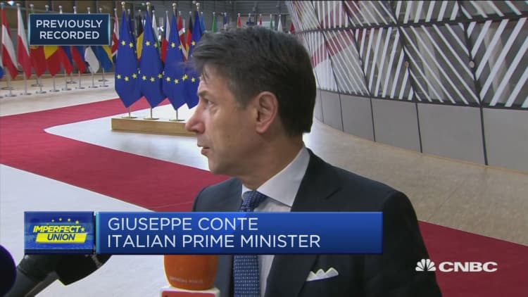 Italian Prime Minister meets EU's Juncker to talk Italian debt