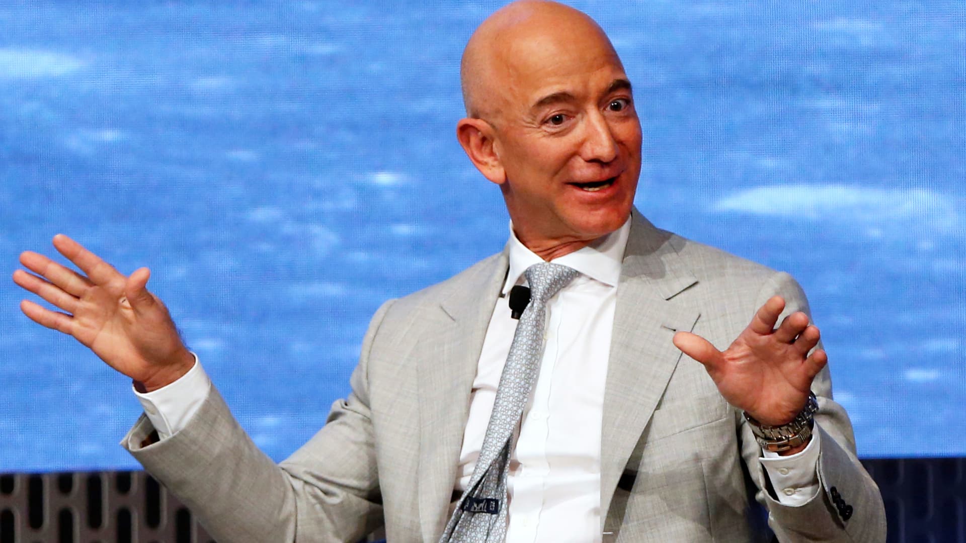 Jeff Bezos: 'I believe in wandering' to boost productivity - CNBC