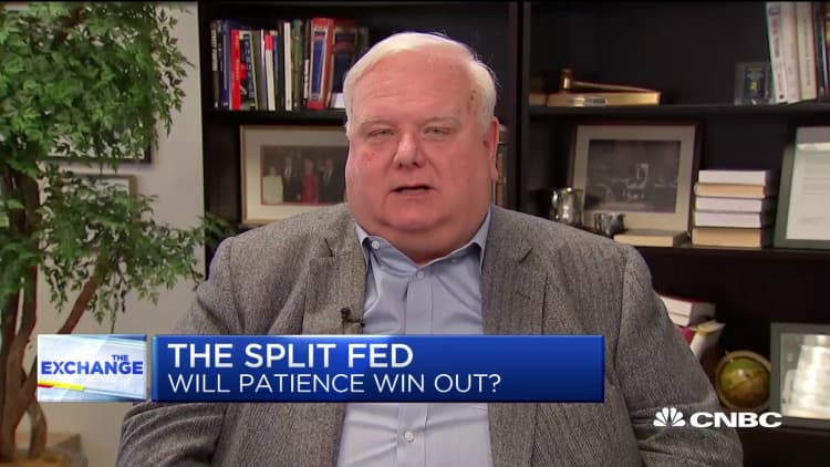 Former Fed governor: If Fed cuts rates now, it will be making a mistake