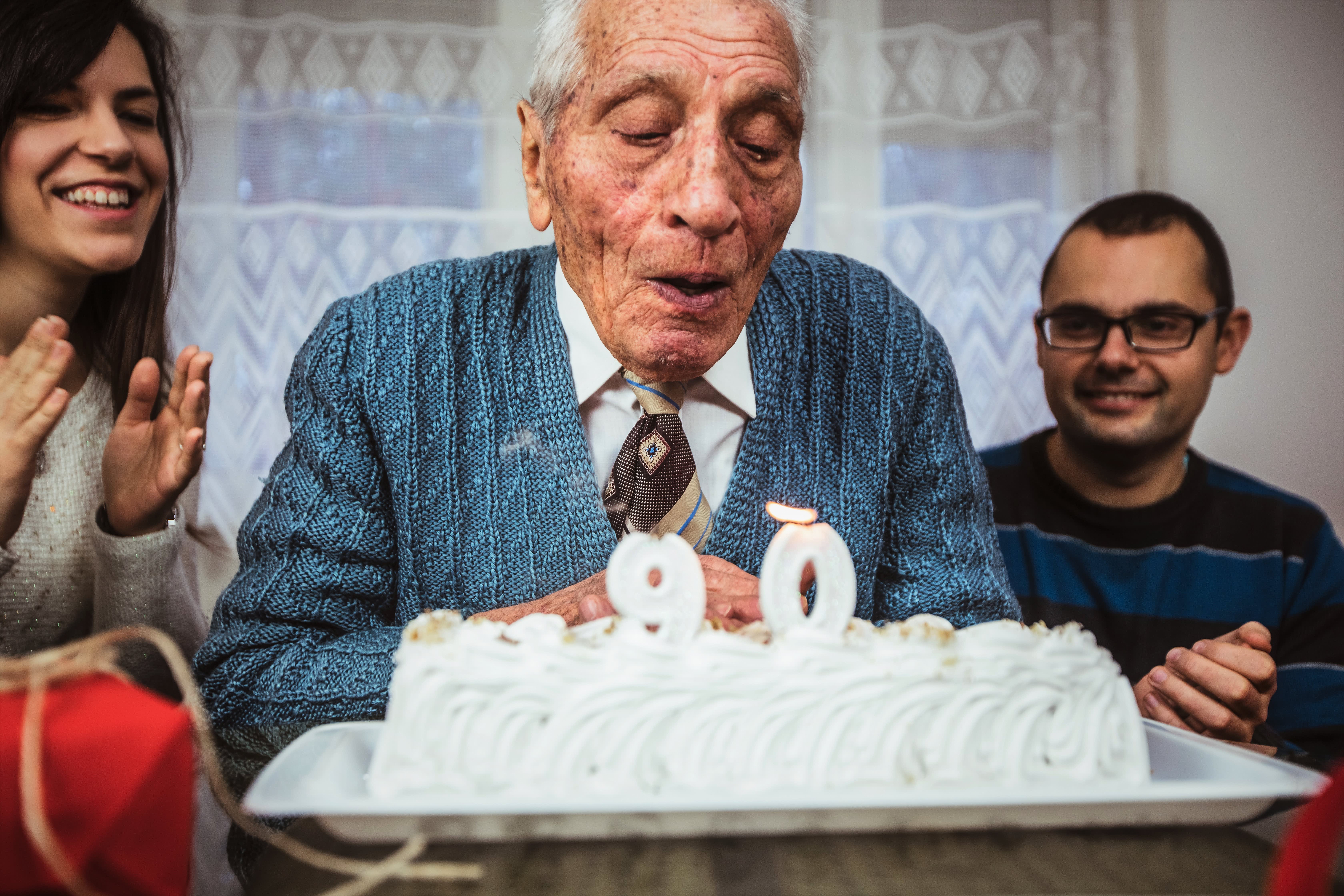 Advice from 90-year-olds How to live a happy and regret-free life picture