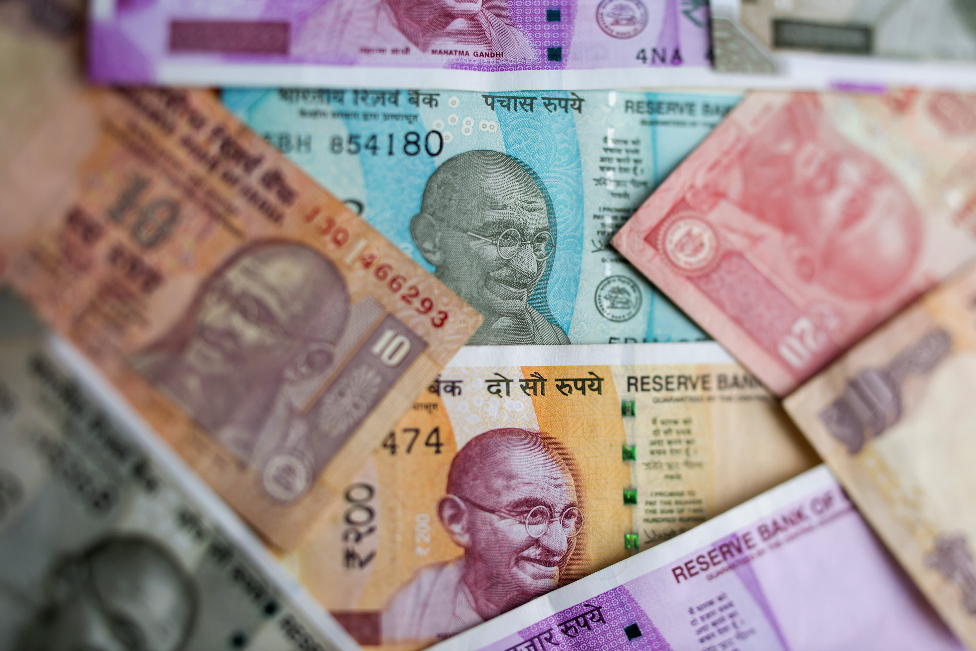 Billionaire Jhunjhunwala says India should “ban bitcoin”
