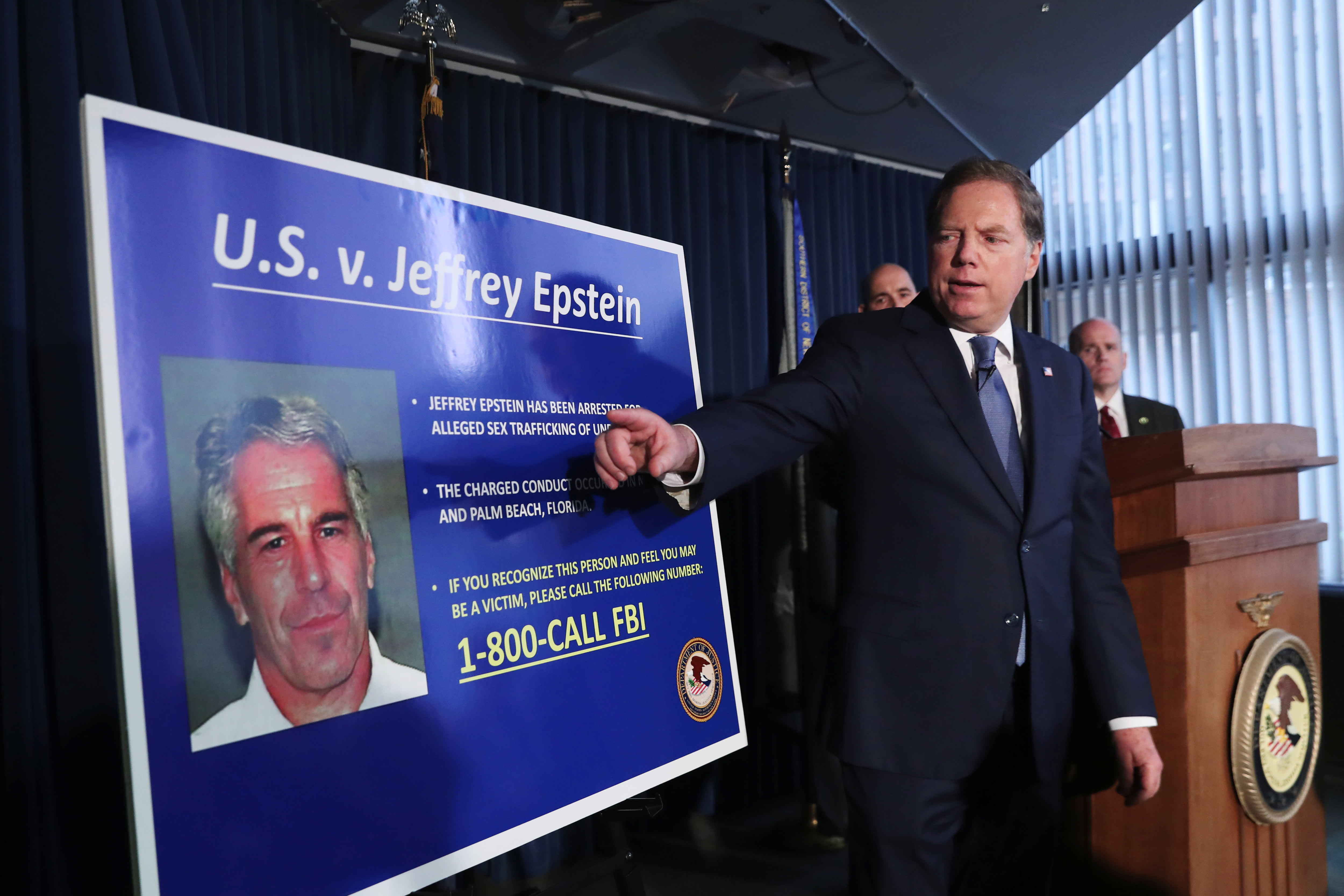 Jeffrey Epstein met in jail with Alan Dershowitz, Bill Clinton pal5000 x 3334