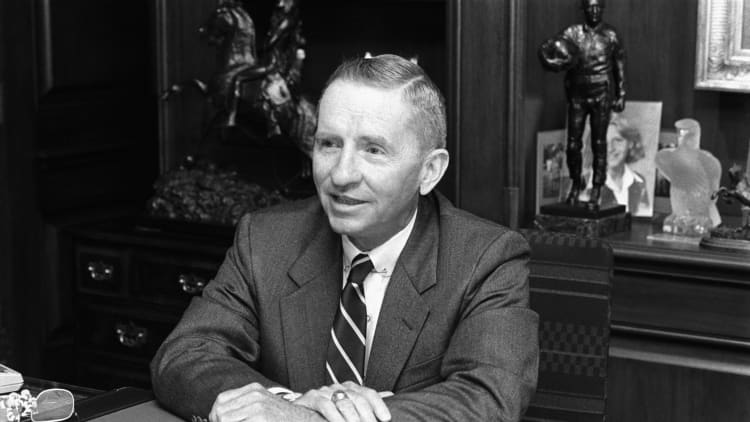 Billionaire and former presidential candidate Ross Perot dies at 89