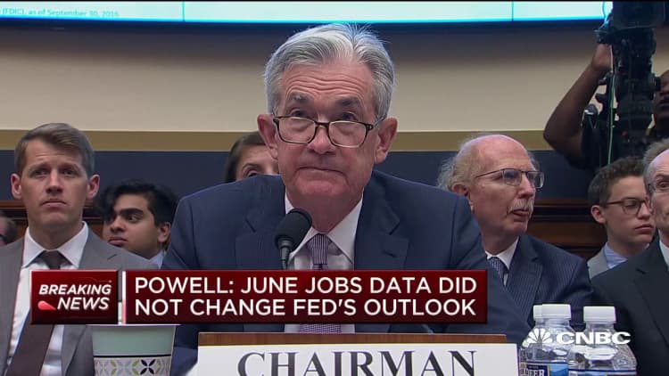 Powell: June jobs data did not change Fed's outlook