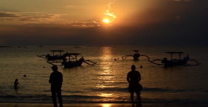Undersea earthquake strikes Indonesian tourist island Bali