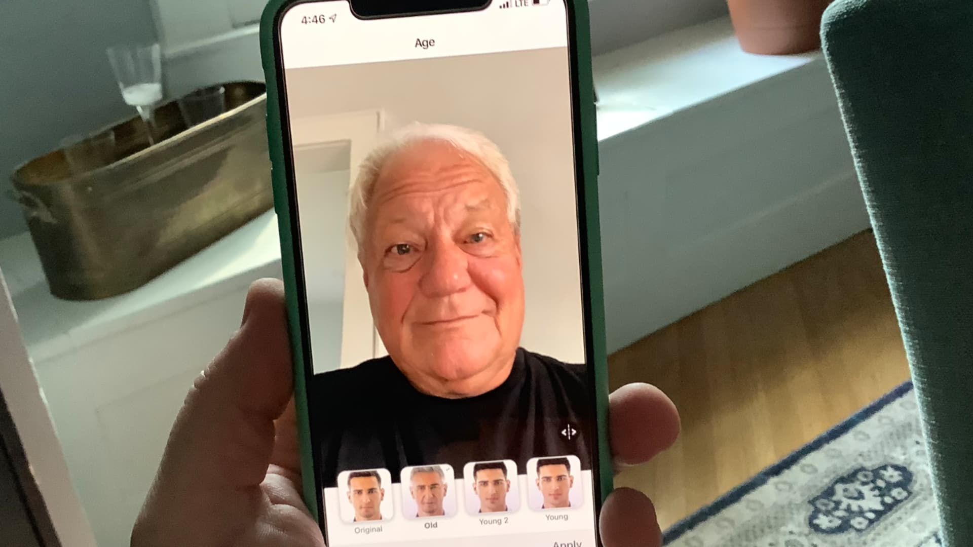 How To See What You'Ll Look Like When You'Re Old With Faceapp