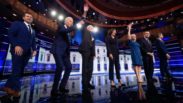 Democratic candidates are fighting hard for $5 donations—Here's why
