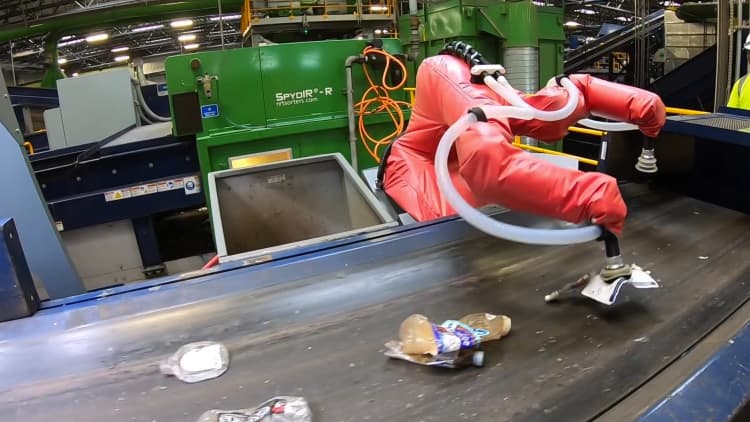 Why the US is turning to robots to solve our recycling problem