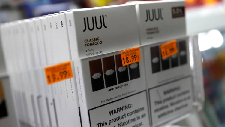 It's a 'great thing' that Juul is unraveling, Cramer says