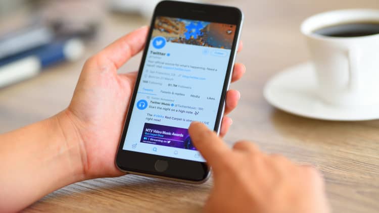 Twitter reports 139 million monetizable daily users, beating estimates