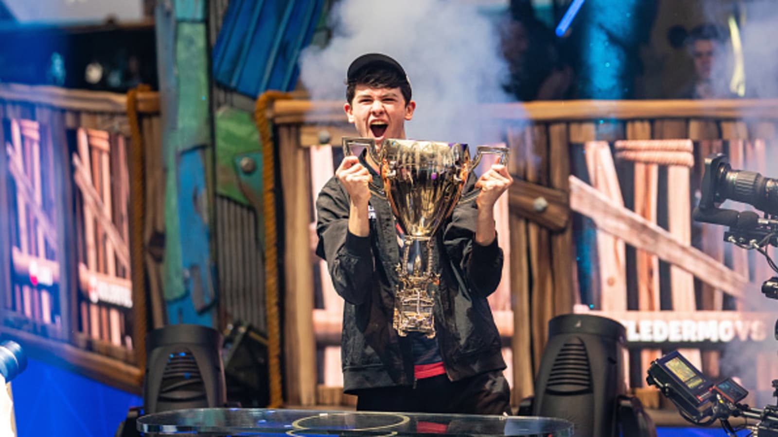 Online Gaming Tournaments and Esports For Kids - Tech Revolution