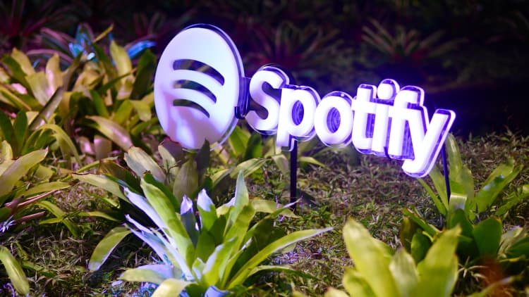 Spotify reports 108 million premium subscribers, reports revenue that beats forecasts