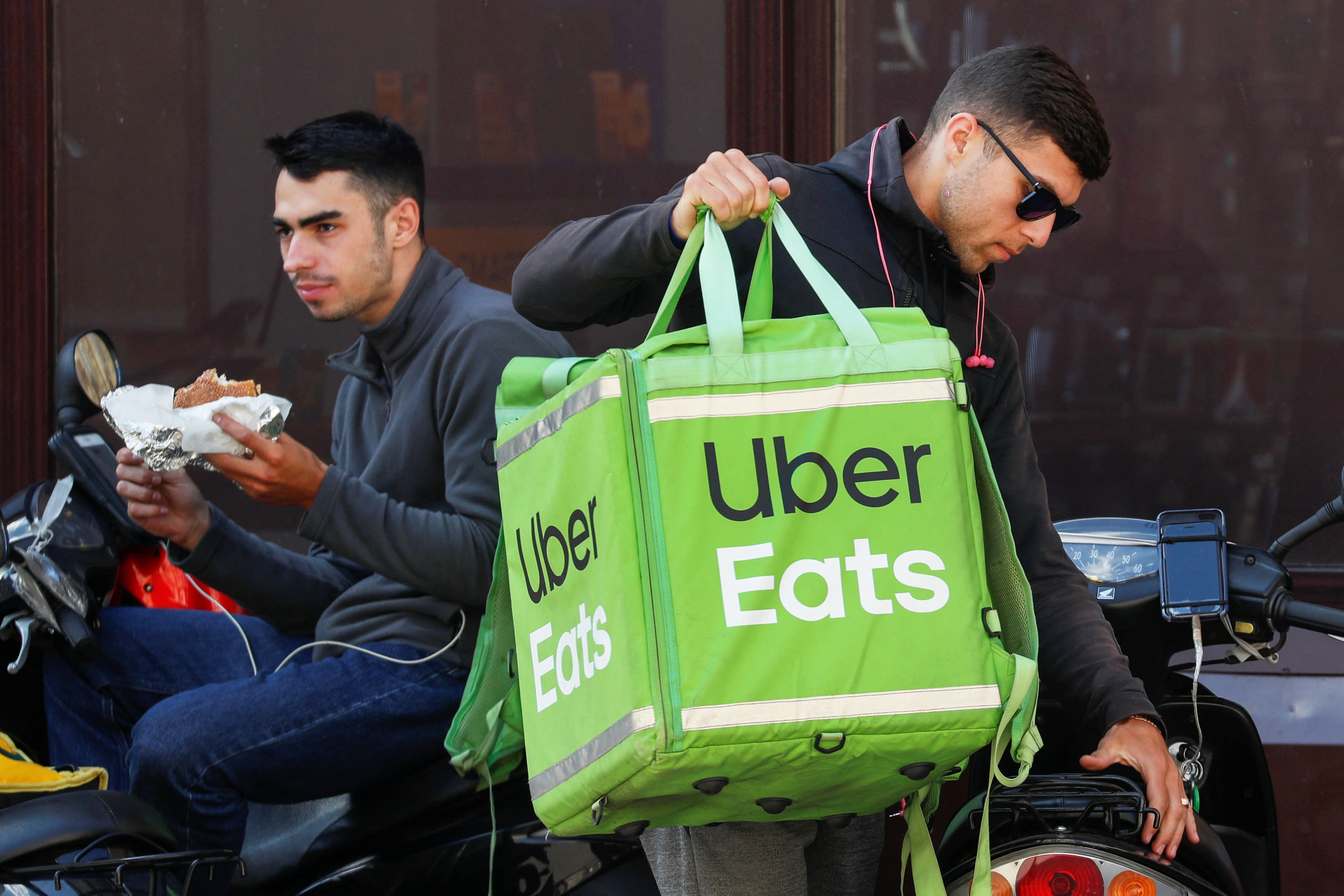 grubhub, uber eats and doordash drove an online food delivery boom
