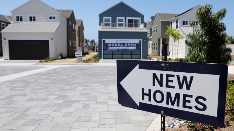 New home sales miss expectations, down 0.7%