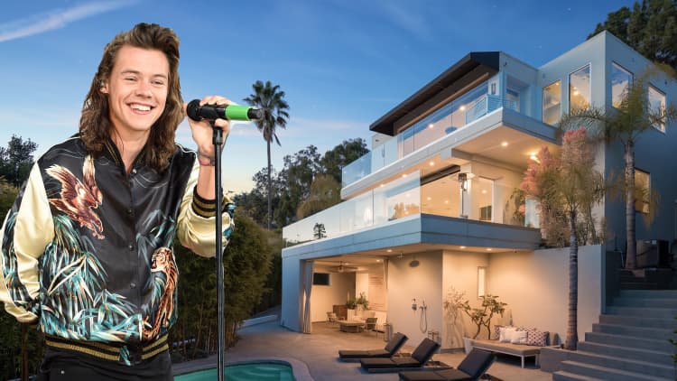 Look inside Harry Styles' former LA mansion and 7 other celebrity estates