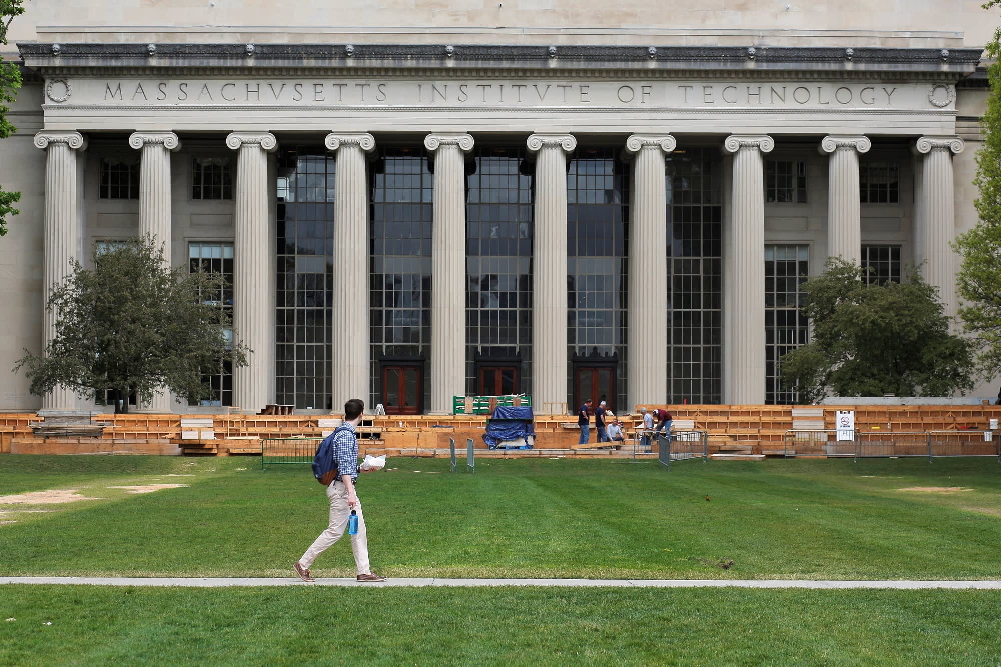Why choosing between a public or private college based on tuition can be a mistake