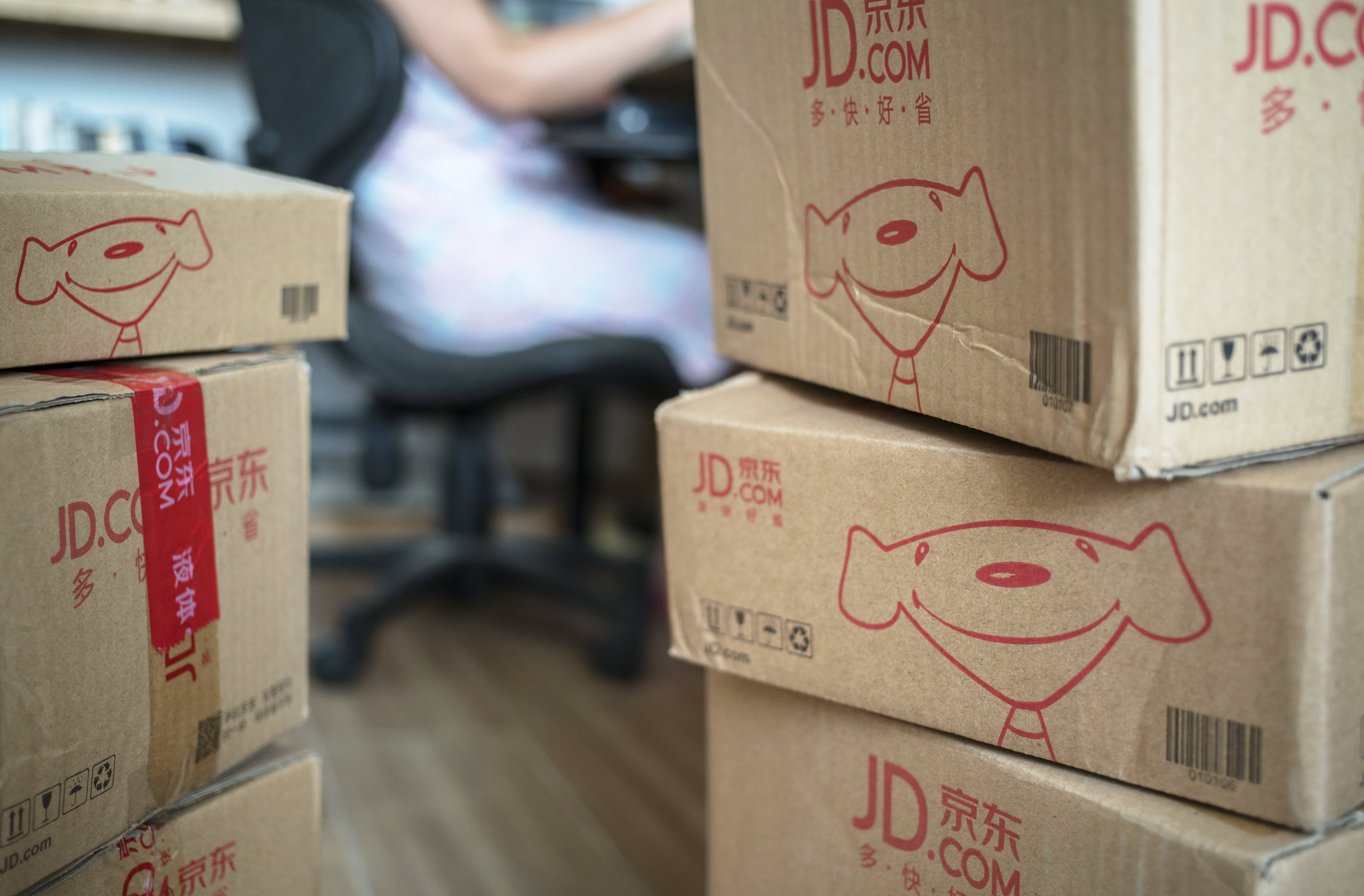 China JD.com strategies to boost investment decision overseas in challenge to Amazon
