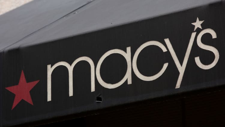 Macy's posts big earnings miss for the second quarter