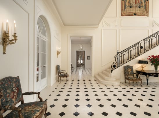 Tour The Inside Of Lachlan Murdoch S New 150 Million La Mansion