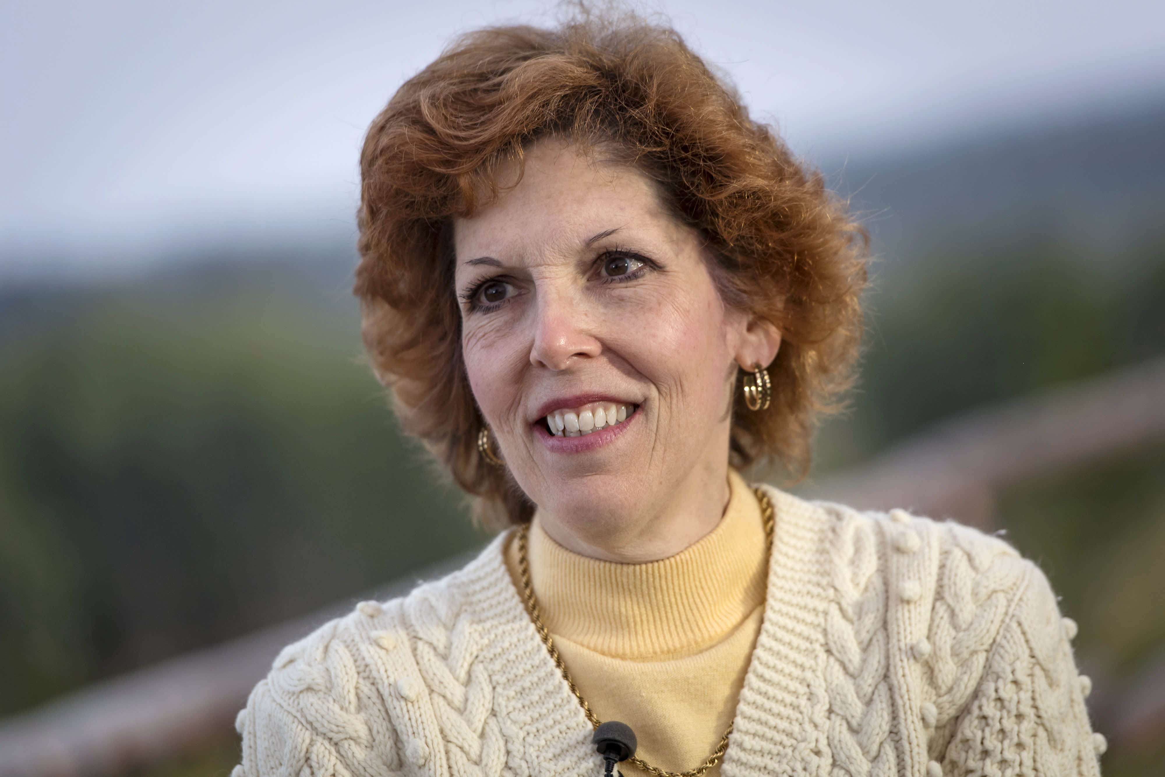 Mester praises Fed jobs report, but says flexible policy is being maintained