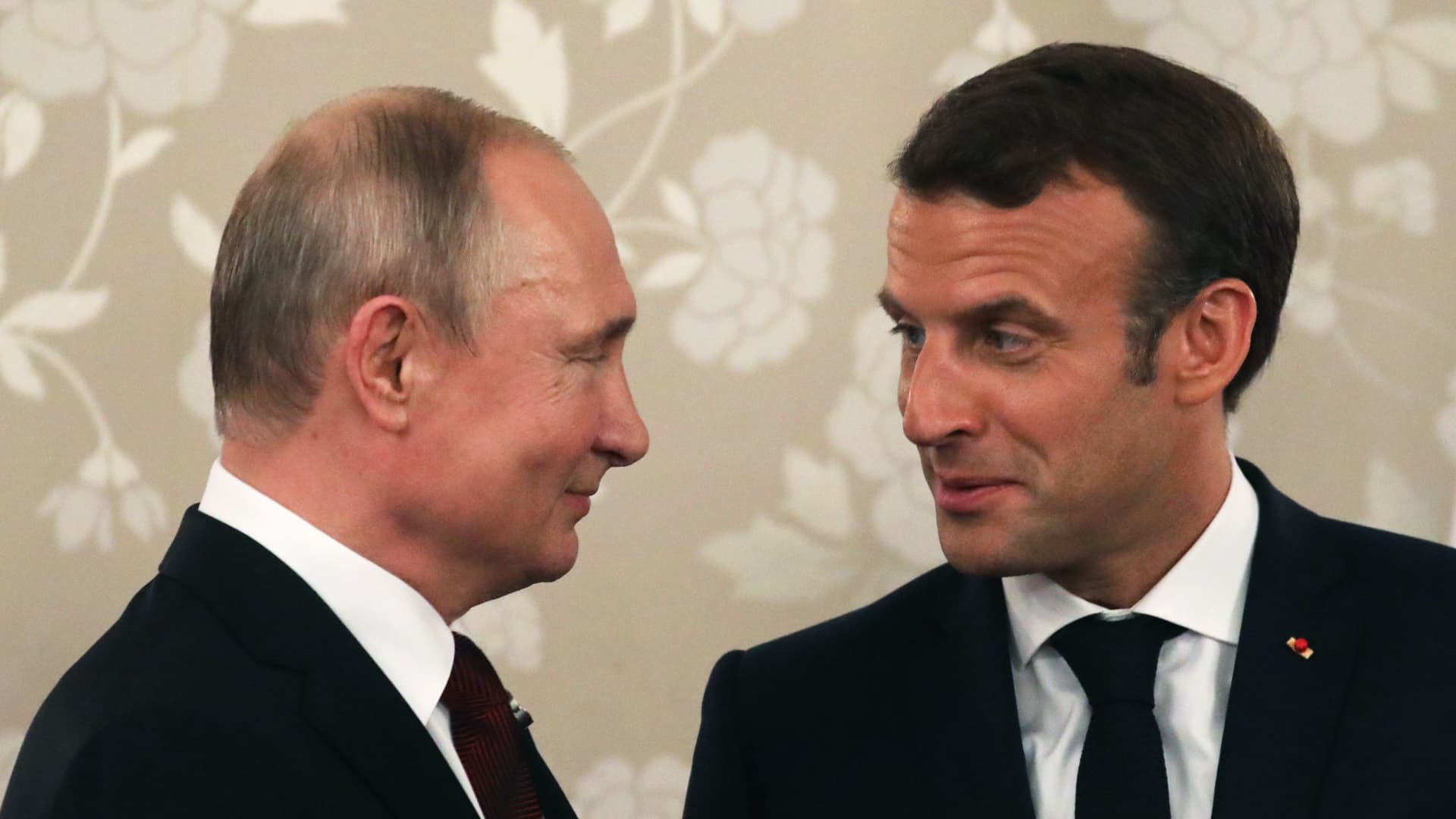 France's Macron meets Russia's Putin to discuss ongoing war in Ukraine
