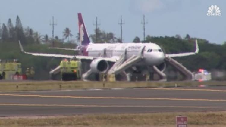 Hawaiian Airlines flight evacuated after engine problem causes plane to fill with smoke